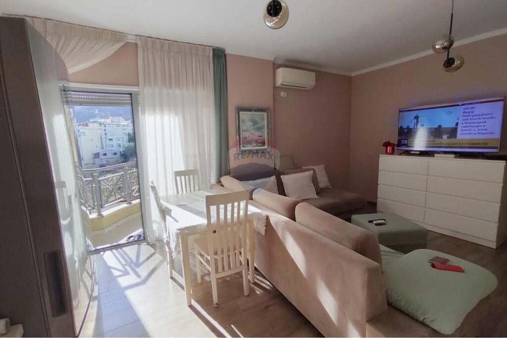 Jepet me qira apartament 1+1 Tek Kopshti Zoologjik.
