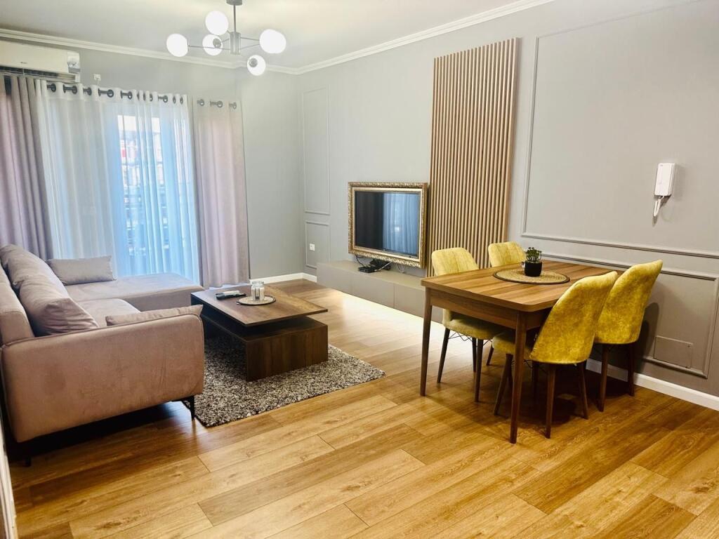 Apartament modern 2+1 me qera tek Vila L-2 ne Astir