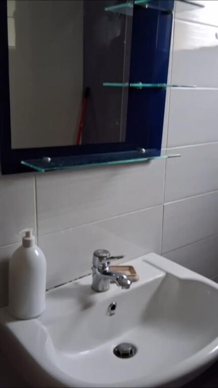 APARTAMENT 1+1. 270 EURO.VILAT GJERMANE,PRANE DRAJ MOTORS.