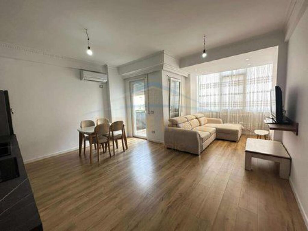 Shitet , Apartament 2+1 , Brryli , Tek Poliklinika Nr. 2