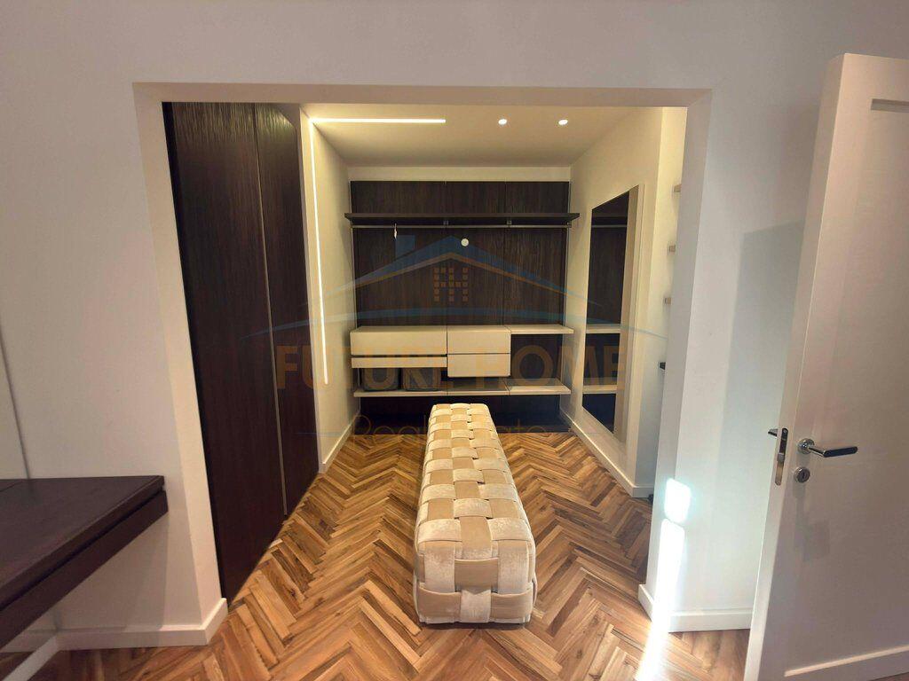 Shitet , Apartament 2+1 të konvertuar në 1+1 , Rezidencën Ambasador 3.