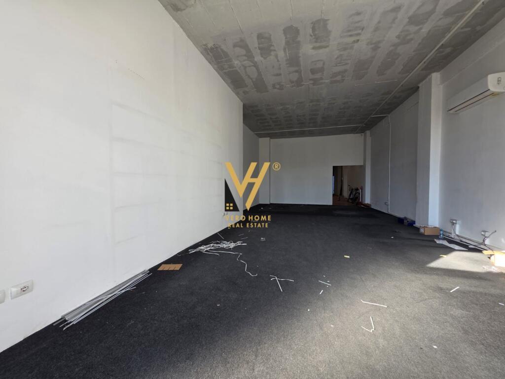 GIVE 300 M2 WAREHOUSE FOR RENT AT CASA ITALIA 1,950 EURO