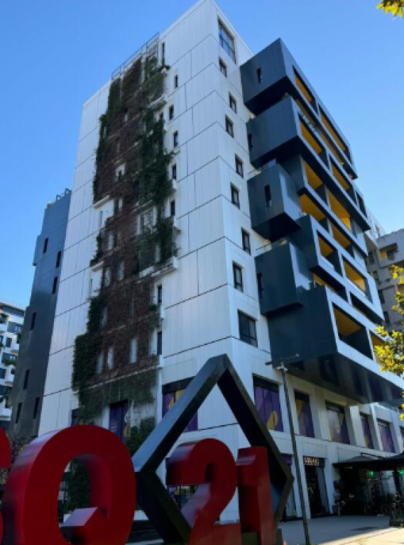 EXCLUSIVE PROPERTY FOR SALE – BUSINESS PREMISES - SQUARE 21