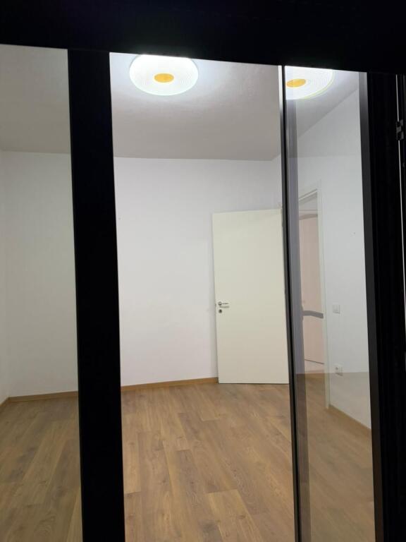 OFFICE FOR RENT 70 M2 PAZARI I RI 55,000 LEKE