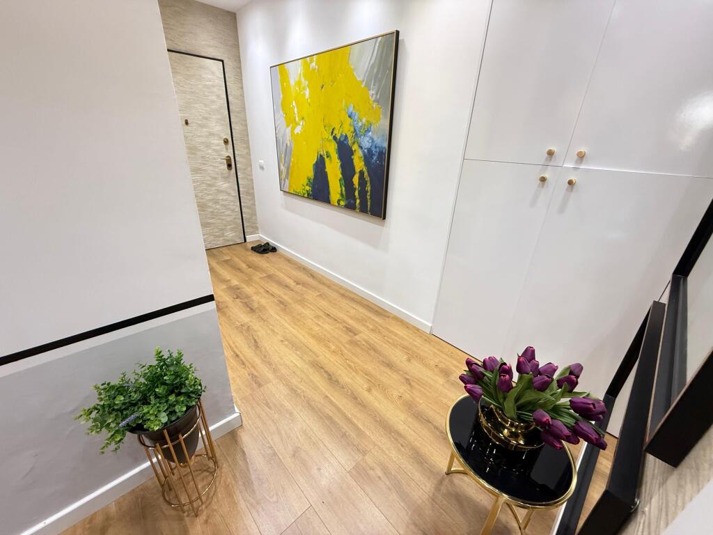 📢 Apartment for Rent 2+1 – 1,000€/month 📍 Bllok, near the Law University