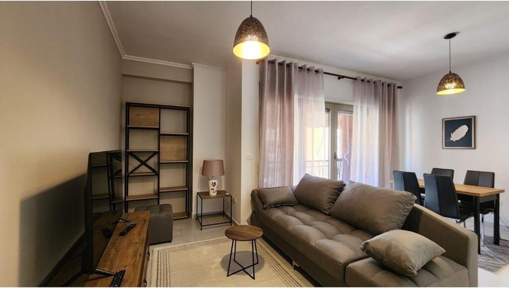 APARTAMENT 2+1 PER QIRA TEK KOMPLEKSI DELIJORGJI