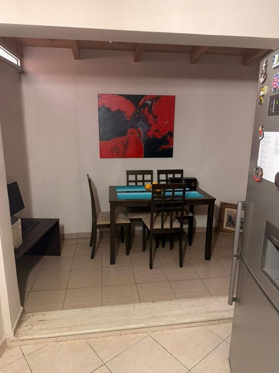 Shitet apartament 2+1 tek Restorant Fresku