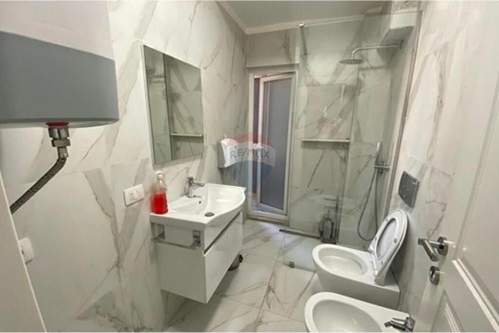 Jepet Apartament me Qira te 21 Dhjetori