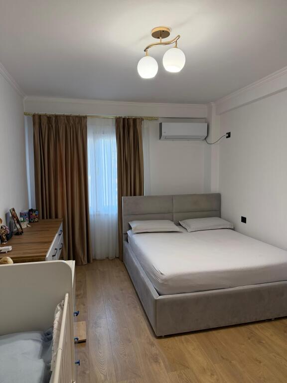 Shitet: Apartament 3+1+2 Astir