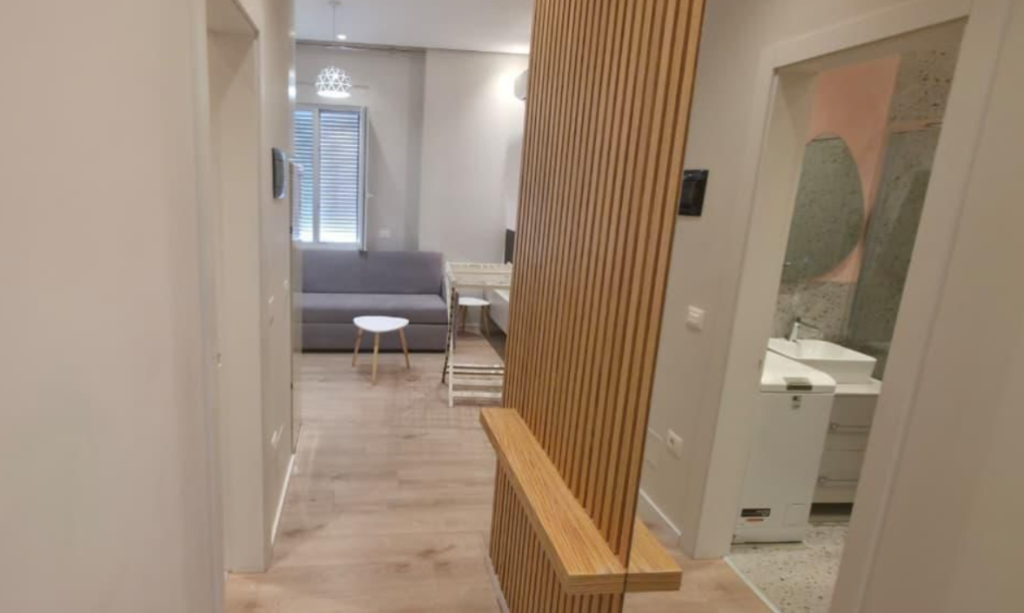 🏠 Jepet me qira apartament 1+1 – Rruga e Dibrës (pranë Hotel Stela)
