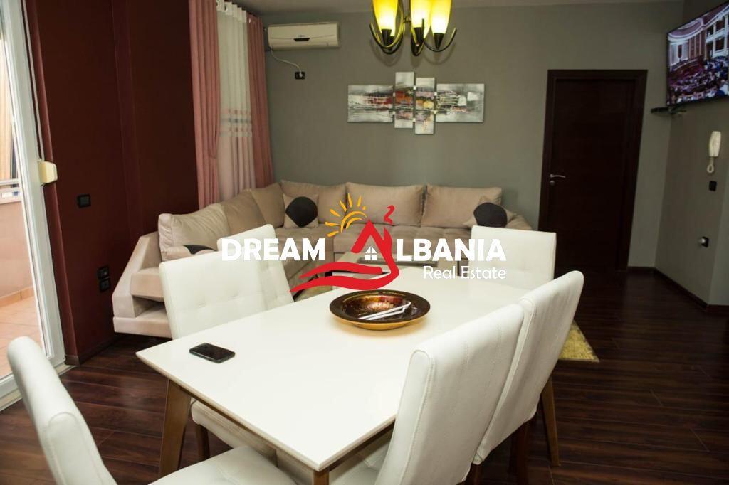 Apartament 2+1 me qera tek sheshi Willson prane Proper Pizza ne Tirane (ID 4221795 )