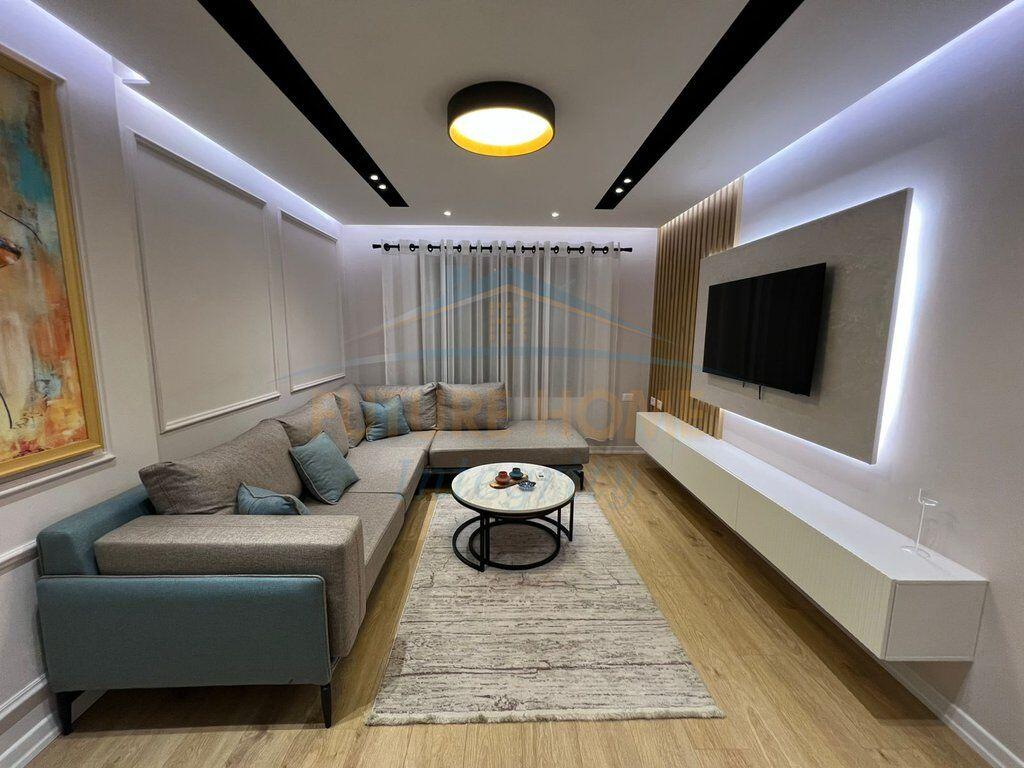 JEPET ME QERA APARTAMENT 2+1 TEK ASL OXHAKU