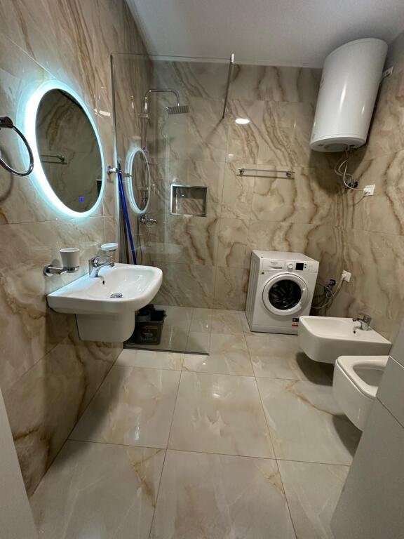 Apartament modern 2+1 me qera tek Vila L-2 ne Astir