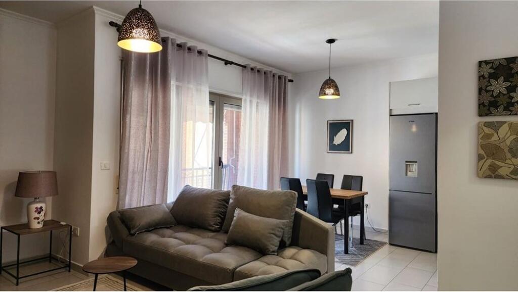 APARTAMENT 2+1 PER QIRA TEK KOMPLEKSI DELIJORGJI