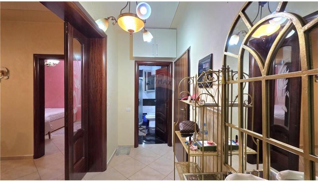 Apartament 2+1+2 ne shitje,Vlore pas Hotel Martini