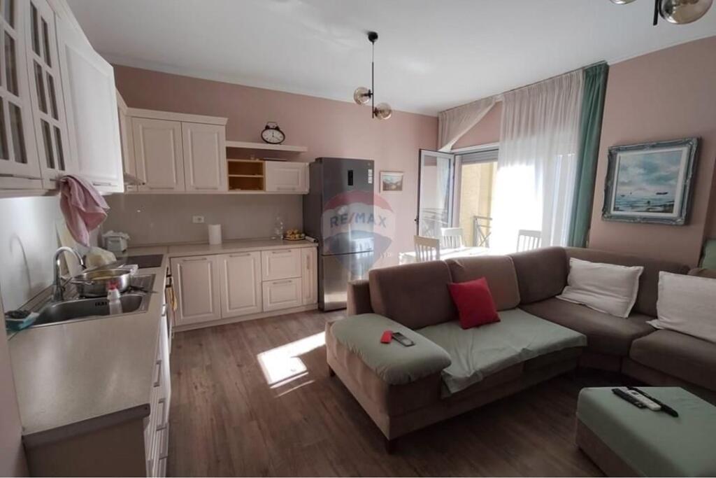 Jepet me qira apartament 1+1 Tek Kopshti Zoologjik.