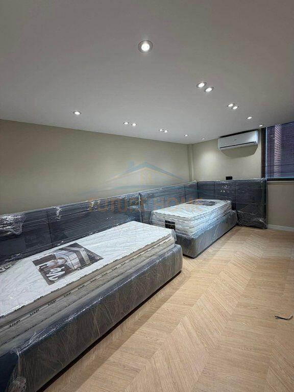 Duplex in vendita + Posto Auto, Golden Park