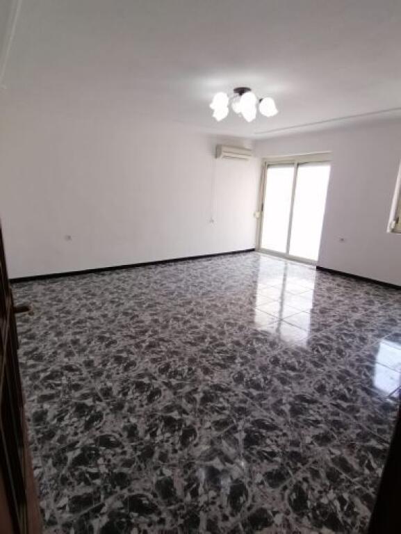 Jepet me qira apartament 2+1 tek Rruga Islam Alla