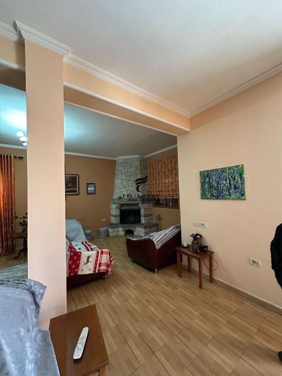 PRIVATE VILLA FOR SALE 3 FLOORS PORCELAN 360,000 EURO