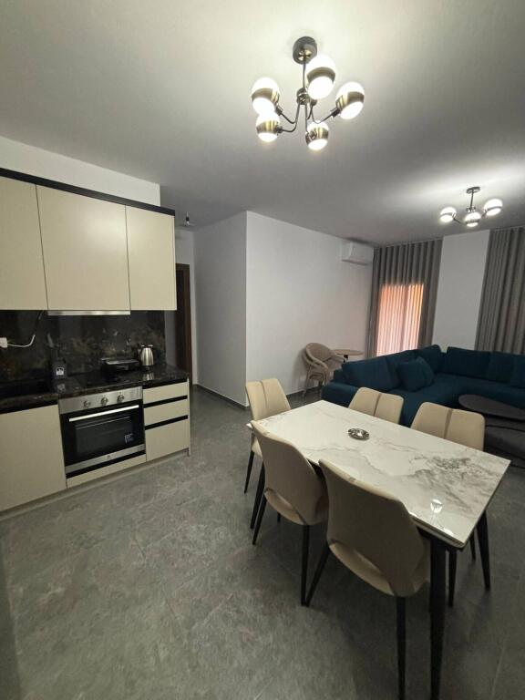 🏠 Appartamento 1+1 – In Affitto | Lungo Mare, Vlorë