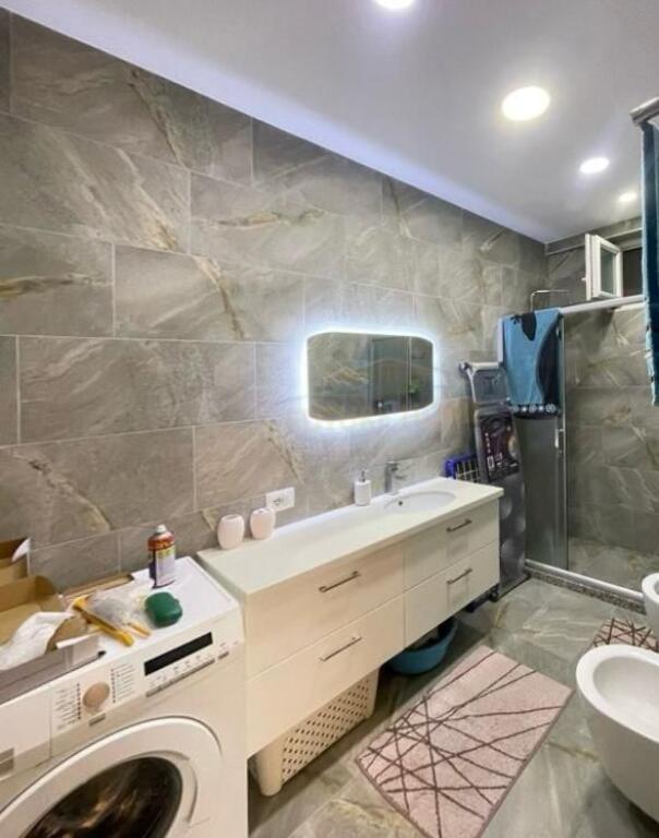 Qera – Apartament 2+1+2, Kopshti Botanik, Tiranë