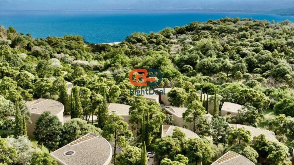 At Cape Rodon, Duplex 2+1+2 For Sale Only 200m From The Sea!