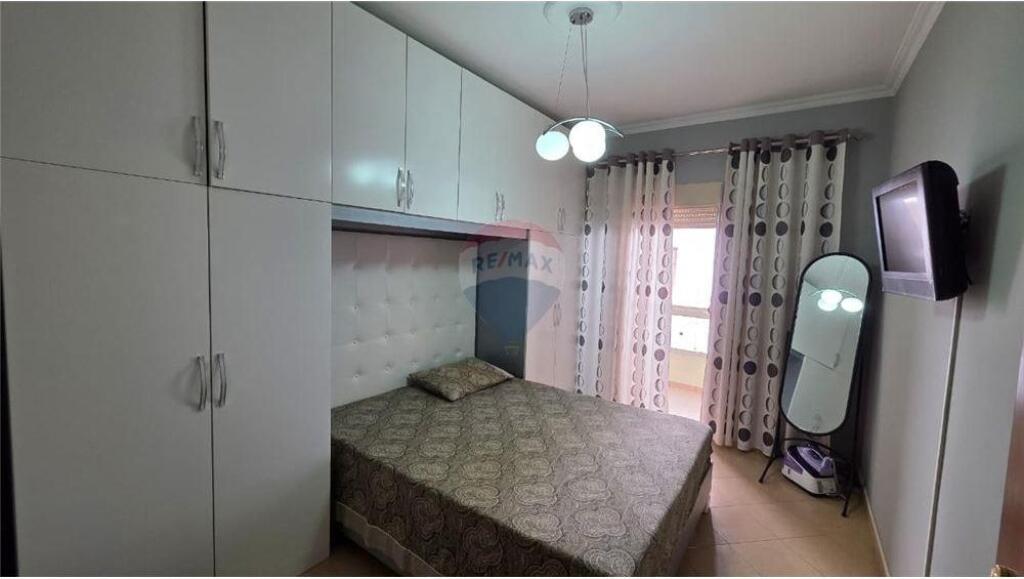 🏠 Appartamento 2+1 – In Vendita 📍 Via Onufri, vicino alla Chiesa Ortodossa, Vlora