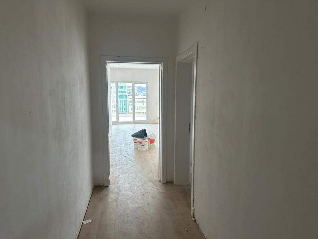 Premises for office or residential use, 3+1 near Zogu i Zi