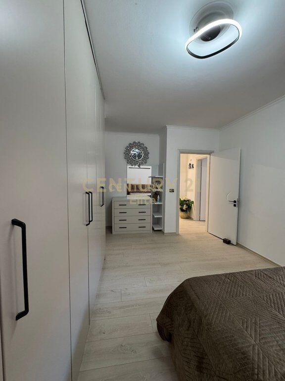 APPARTAMENTO IN AFFITTO 2+1+2 CON GARAGE VICINO A BRYLLI