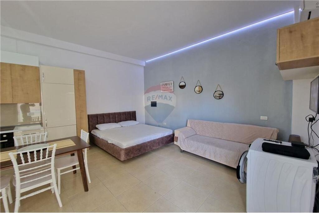 🏠 Monolocale in Affitto – Lungo Mare, Vlora