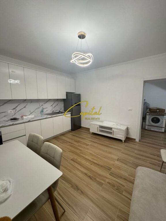 APARTAMENT ME QIRA 1+1 SHKOZE 40.000 LEKE