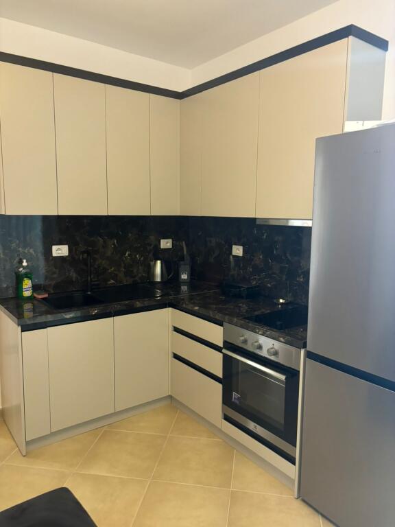 🏠 Appartamento 1+1 – In Affitto | Lungo Mare, Vlorë