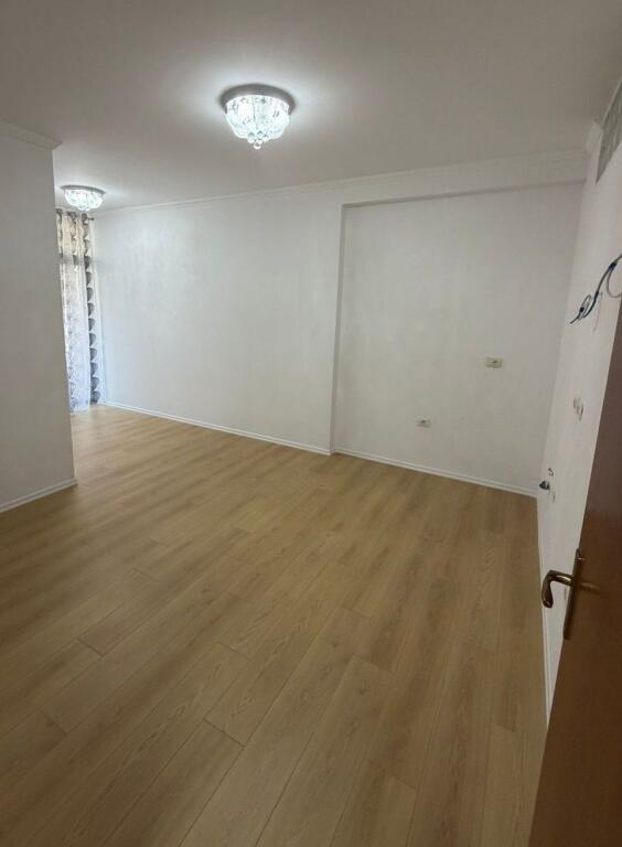📌Shitet Apartament 1+1 – Fresk (pranë Spar 2)