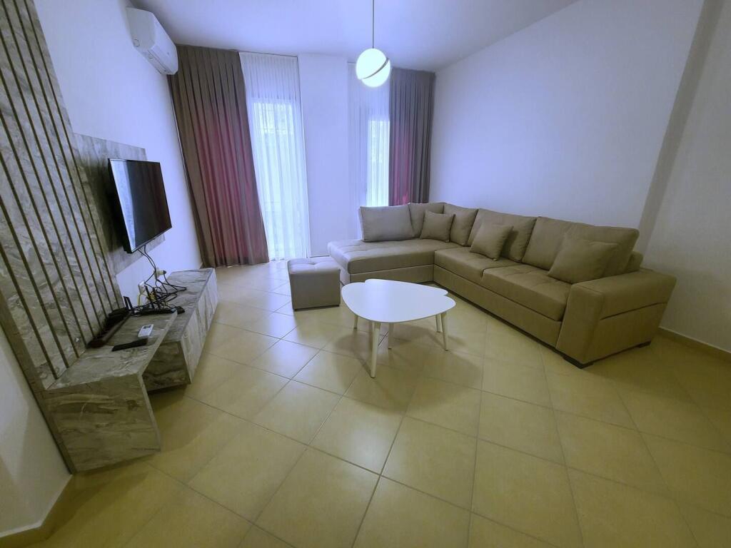 🏠 Appartamento 1+1 – In Affitto | Lungo Mare, Vlorë