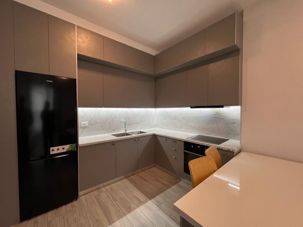 Appartamento 1+1 in affitto presso Komun e Parisit.