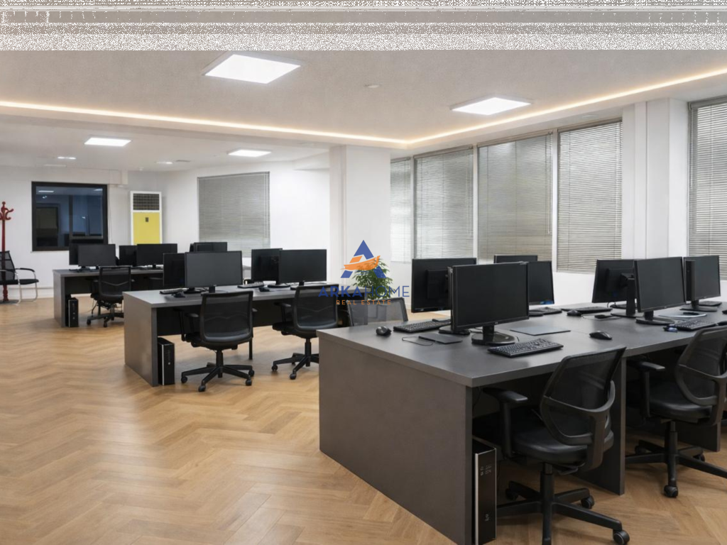 JEPET ZYRE ME QERA 371M2 NETO "KOMPLEKSI USLUGA,STACIONI I TRENIT" 3000 EURO