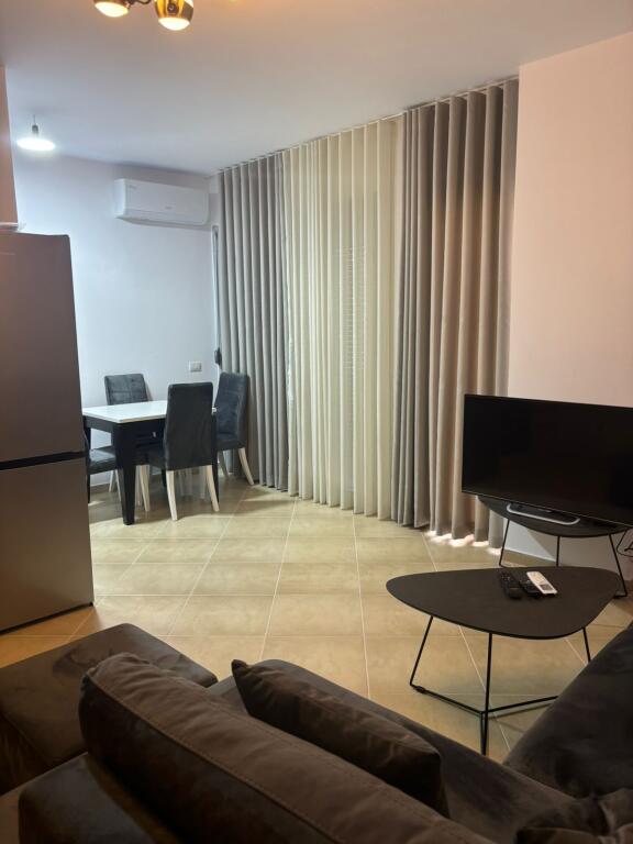 🏠 Appartamento 1+1 – In Affitto | Lungo Mare, Vlorë