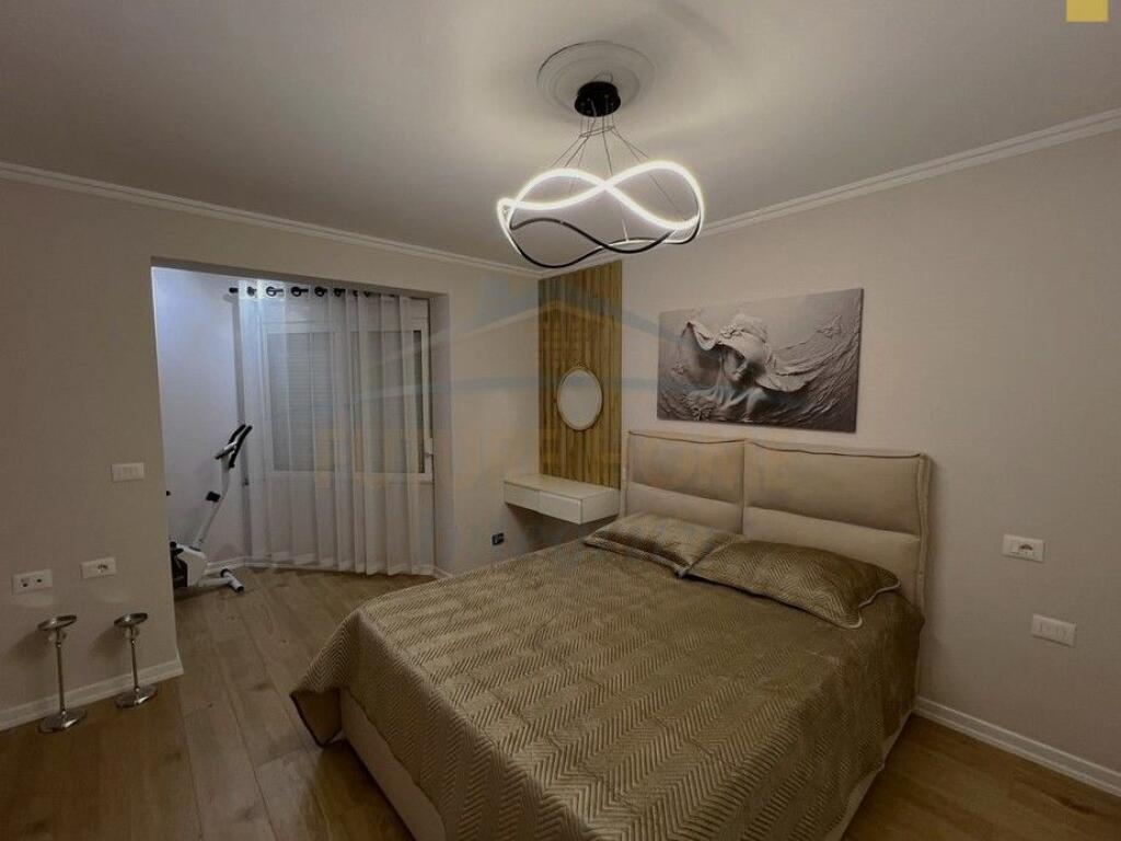 Qera, Apartament 2+1, Oxhaku, Tiranë.