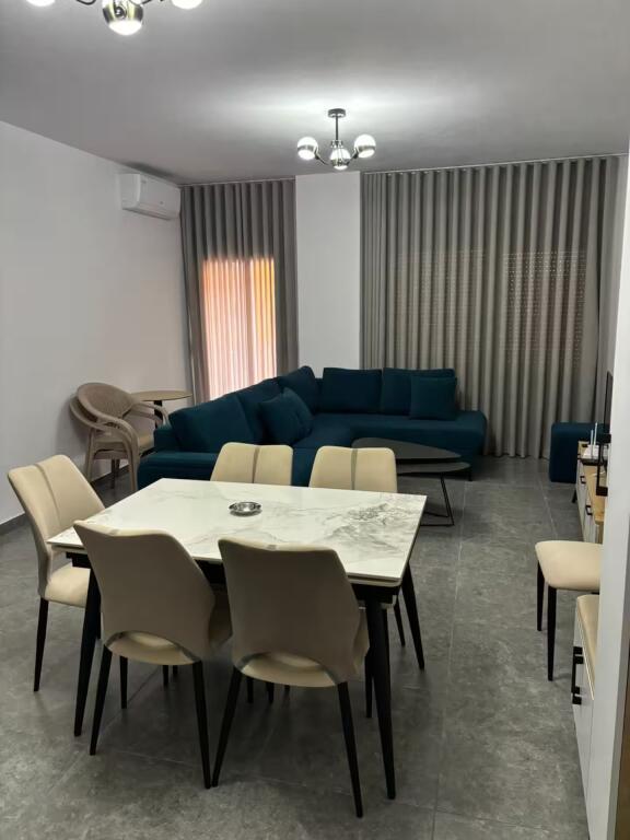 🏠 Appartamento 1+1 – In Affitto | Lungo Mare, Vlorë