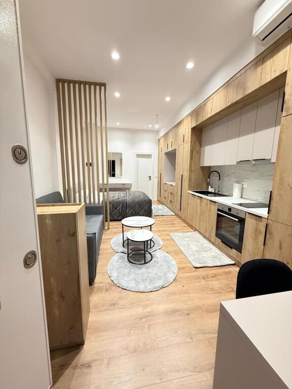 Monolocale in affitto a Fresk, Via Dajti 350 Euro