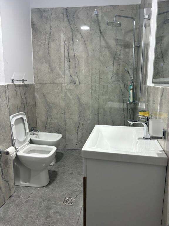 🏠 Appartamento 1+1 – In Affitto | Lungo Mare, Vlorë