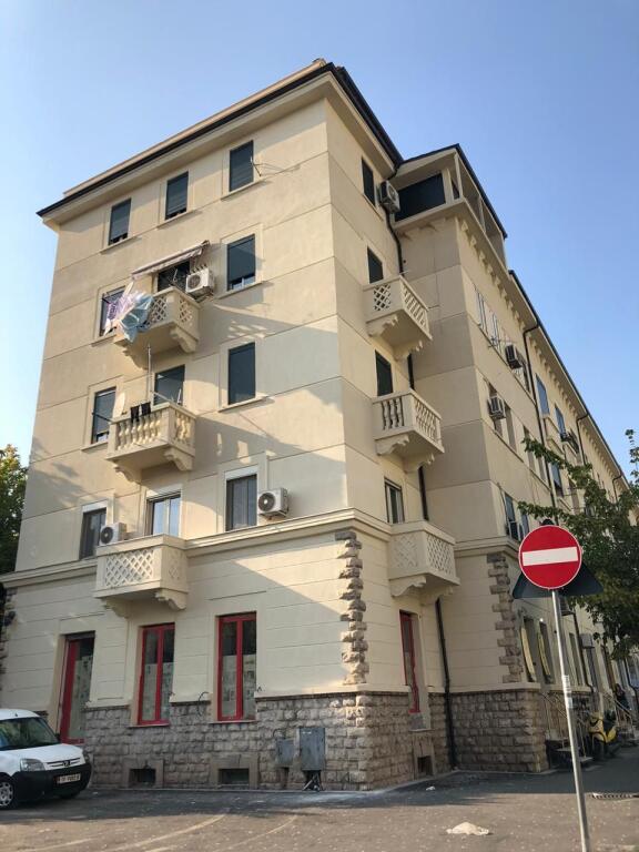 OFFICE SPACE FOR RENT IN THE CENTER
