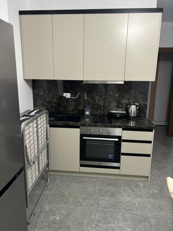 🏠 Appartamento 1+1 – In Affitto | Lungo Mare, Vlorë