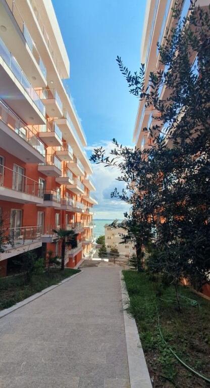 📌 Kompleksi Sea View, Rana e Hedhun – Shitet apartament 1+1
