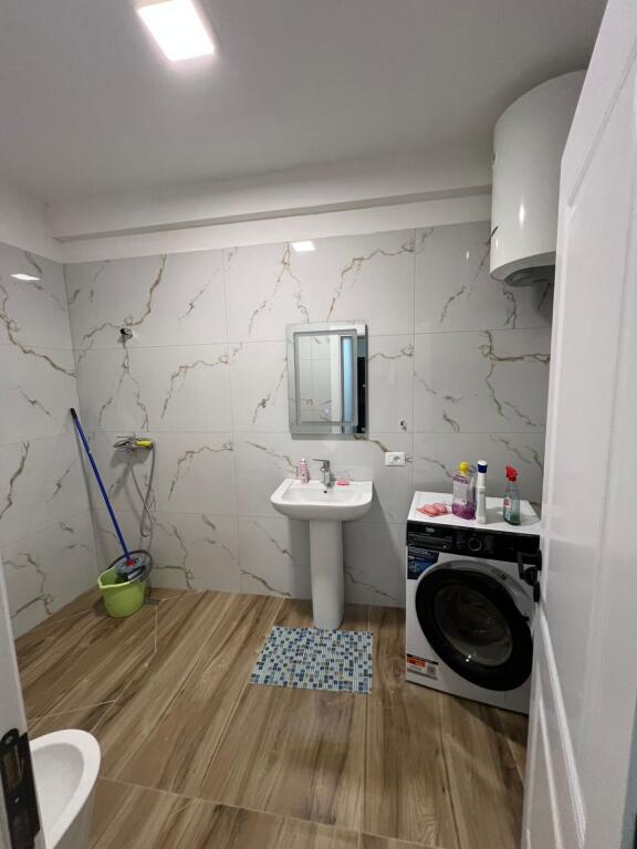 Apartament me qera 2+1