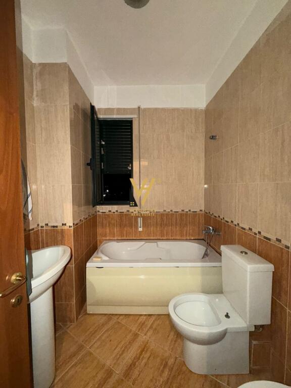 SHITET APARTAMENT 2+1+2+BLK TE TELEFERIKU, FRESK 140.000 EURO