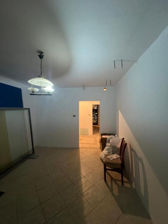 DYQAN ME QERA 63 M2 BLV.BAJRAM CURRI 1.600 EURO