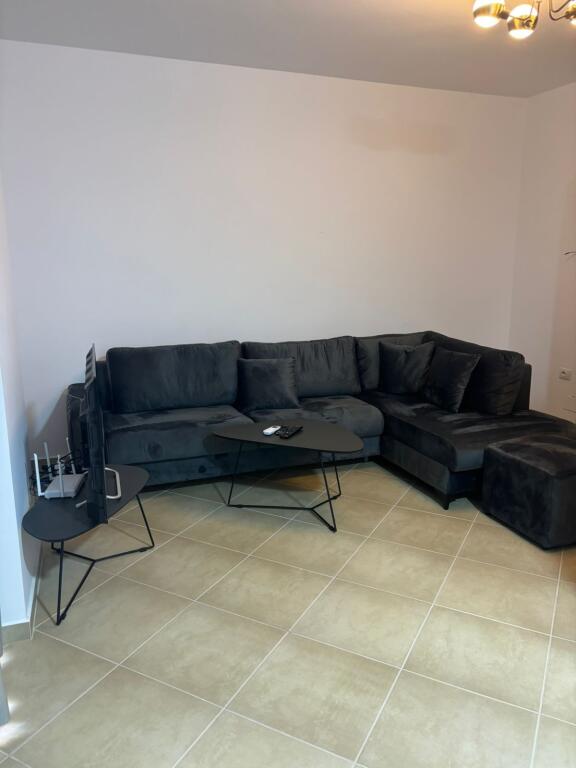 🏠 Appartamento 1+1 – In Affitto | Lungo Mare, Vlorë