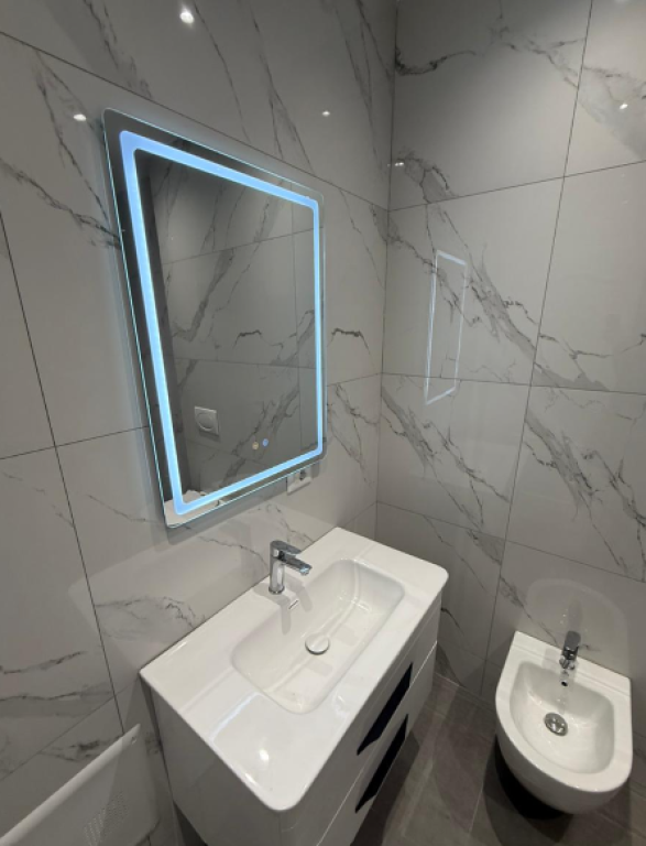 🏢 Apartament 1+1 + Garderobë – Rruga Fortuzi, pranë Qendrës