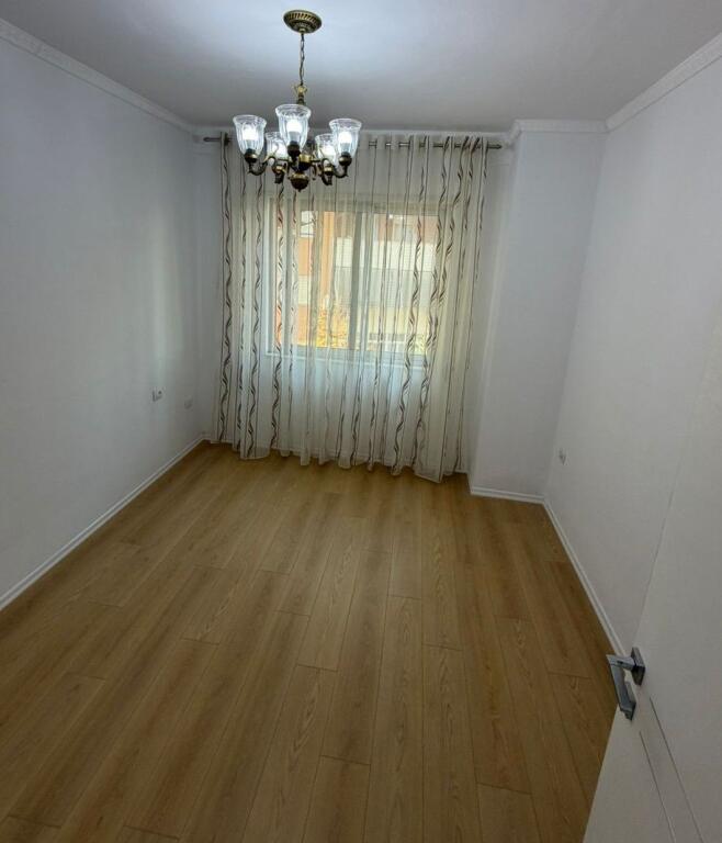 📌Shitet Apartament 1+1 – Fresk (pranë Spar 2)